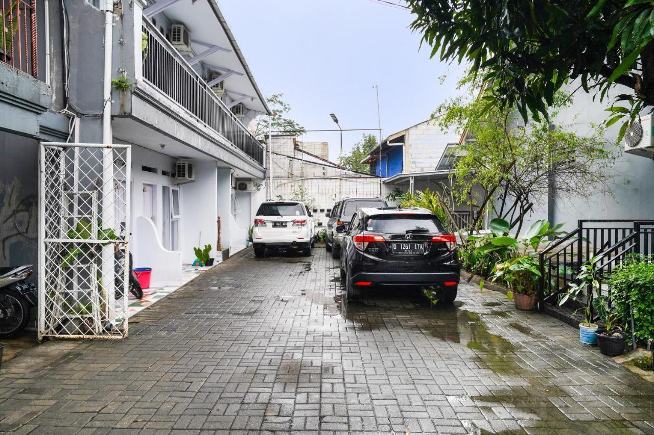 OYO 91561 Gandhi Hotel Bandung Buitenkant foto