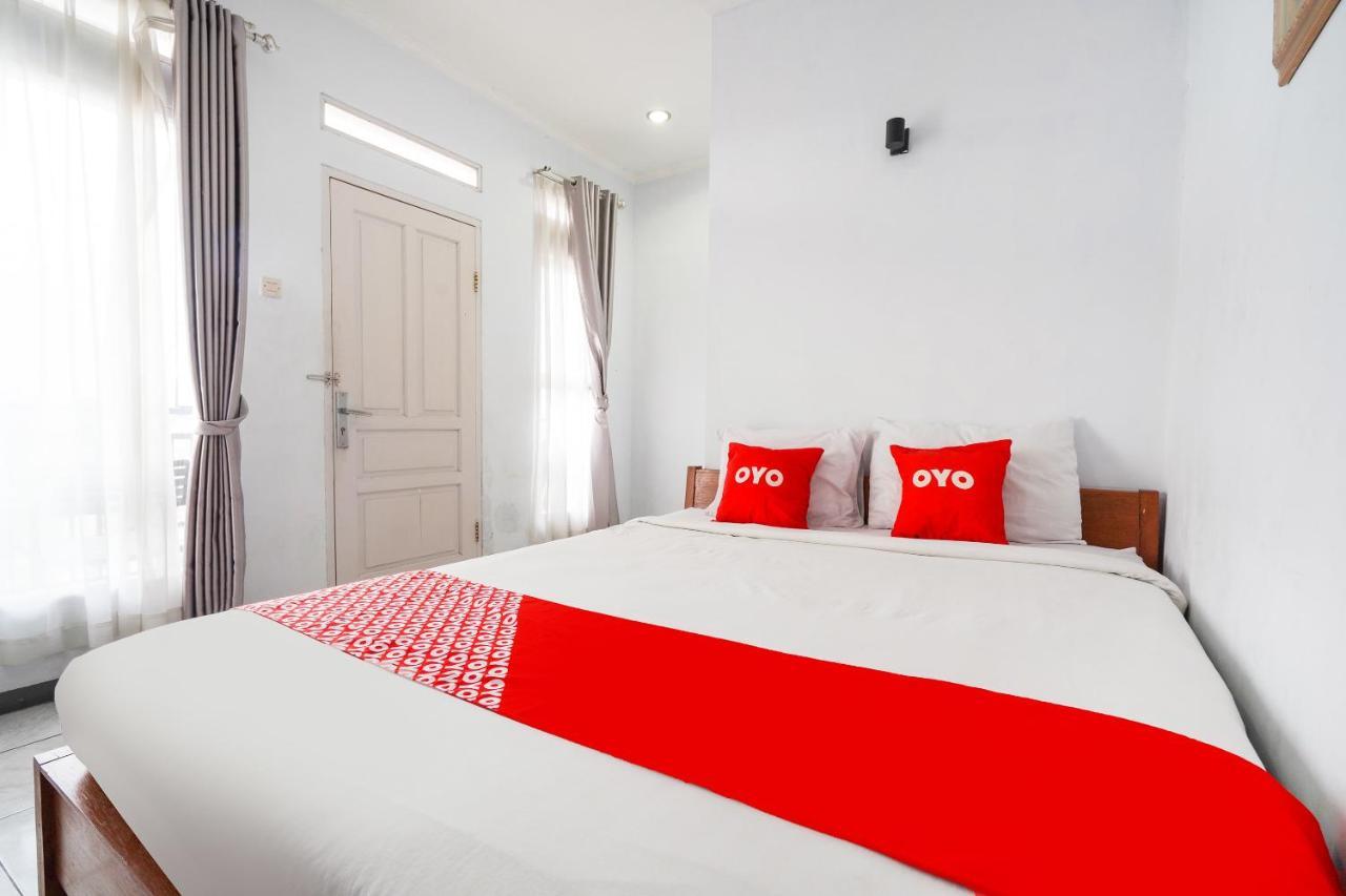OYO 91561 Gandhi Hotel Bandung Buitenkant foto
