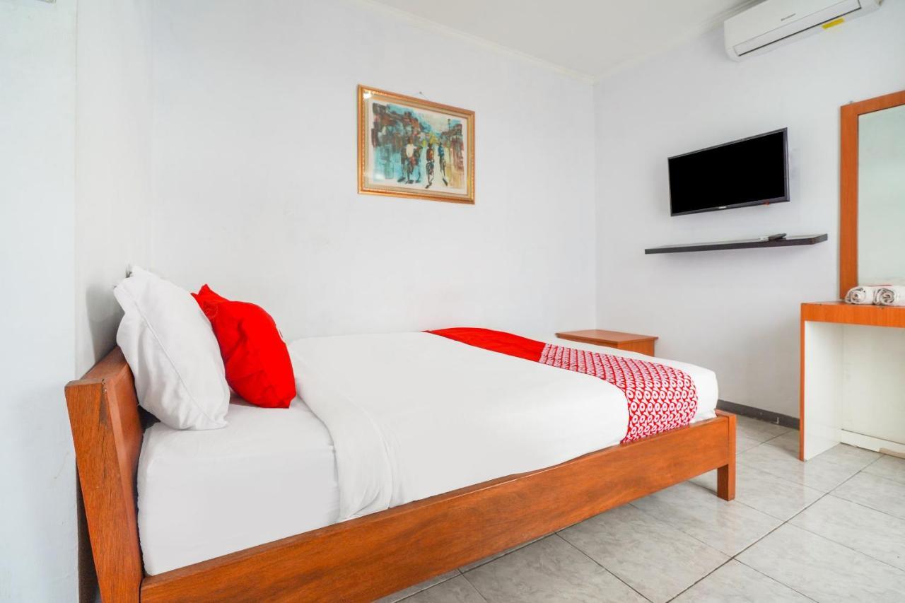 OYO 91561 Gandhi Hotel Bandung Buitenkant foto
