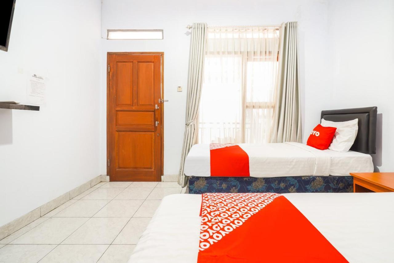 OYO 91561 Gandhi Hotel Bandung Buitenkant foto