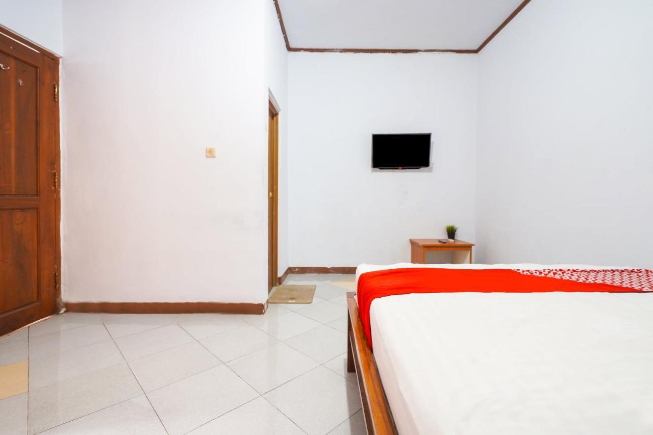 OYO 91561 Gandhi Hotel Bandung Buitenkant foto