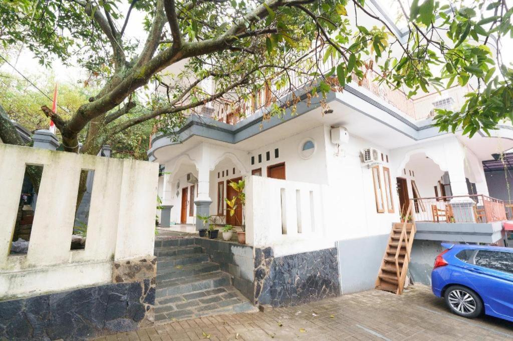 OYO 91561 Gandhi Hotel Bandung Buitenkant foto