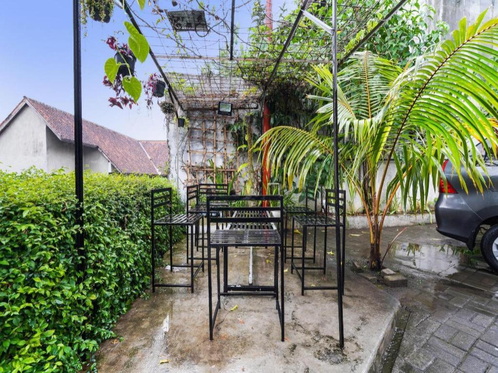OYO 91561 Gandhi Hotel Bandung Buitenkant foto